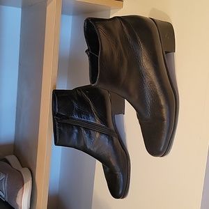 Cole Haan black leather boots 6.5